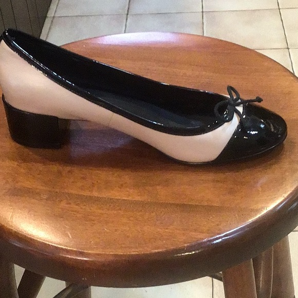 COLE HAAN SHOES - Picture 7 of 9